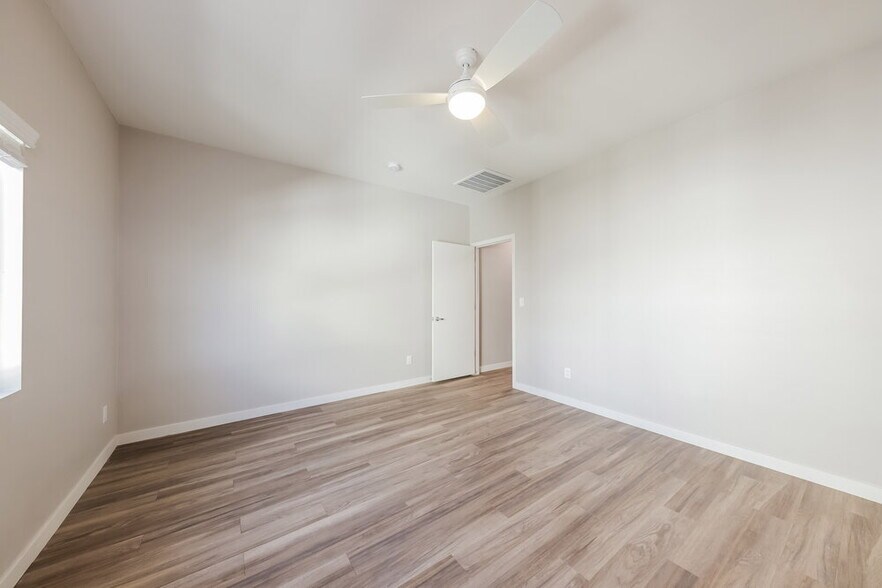 Building Photo - 14251 N 7th St