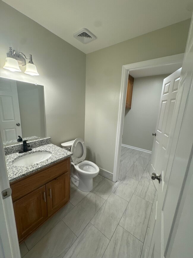 Building Photo - 2322 Magna Carta Pl SW