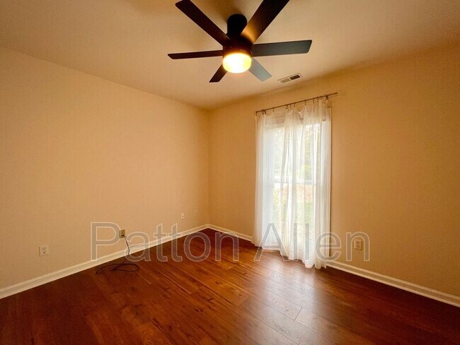 Building Photo - 101 Firwood Ct