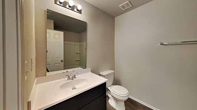 Building Photo - Very Nice and Spacious 4 Bedroom 2 Bath Home With Office/Flex Space in Yukon Schools