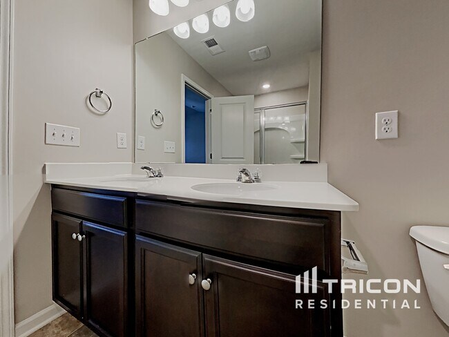 Building Photo - 260 Millen Dr