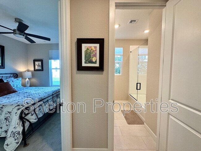 Building Photo - 11300 N Casa Dega Dr