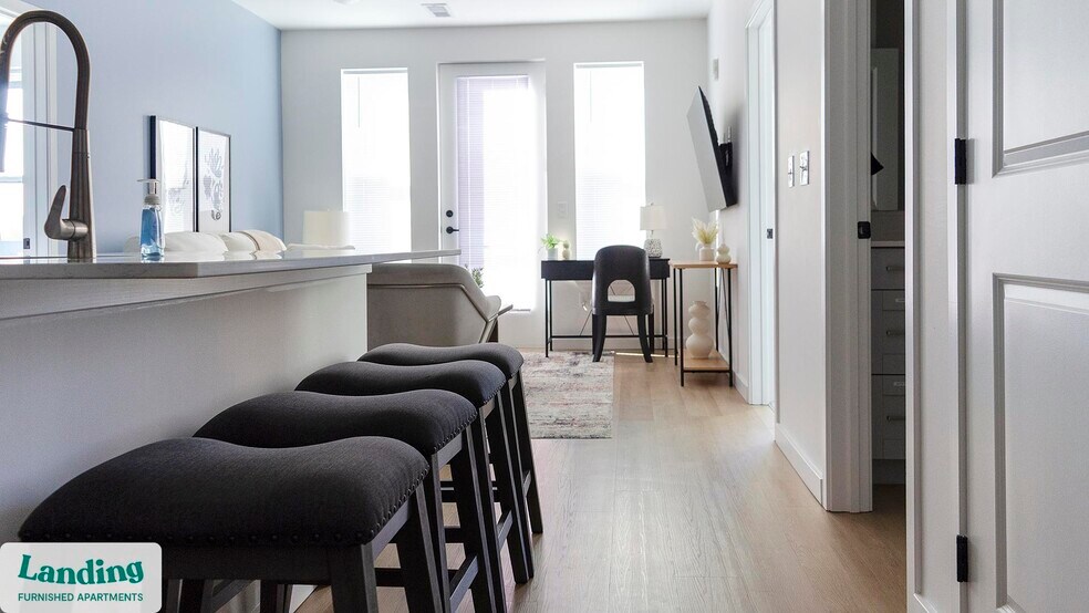 Building Photo - 650 N Main St