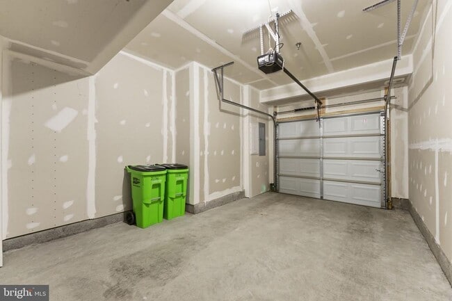 Building Photo - 2136 Glacier Rd