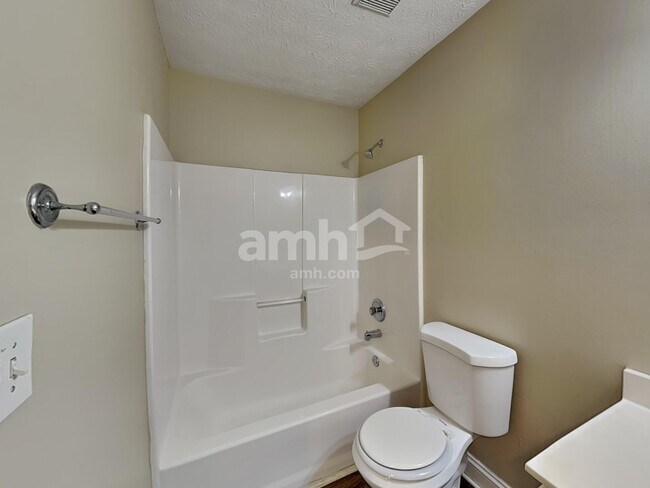 Building Photo - 2710 Meadow Gate Way