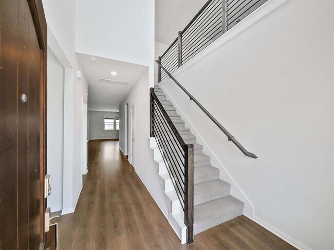 Building Photo - 321 Caisson Trl