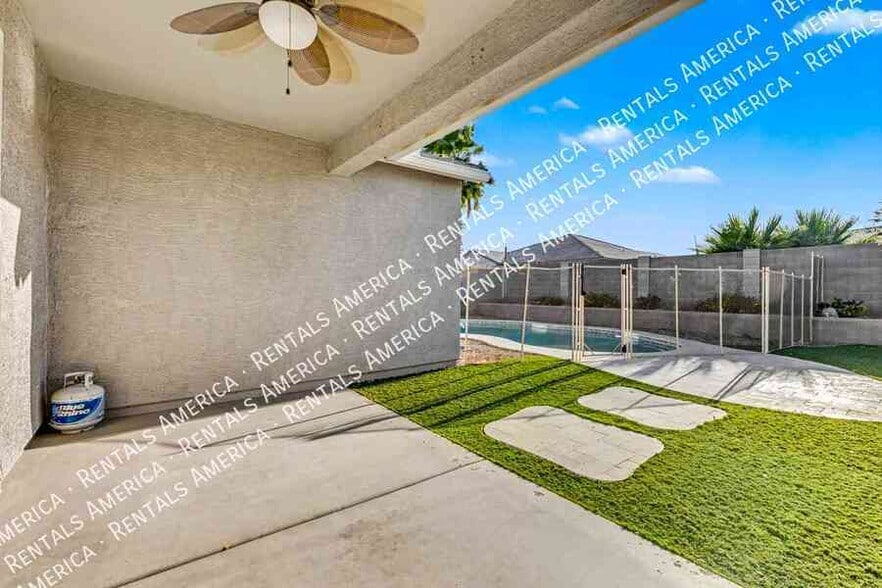 Building Photo - 17028 N Palo Verde St