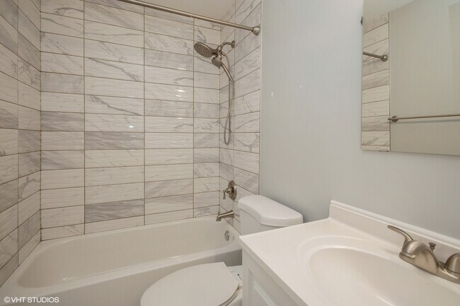 Building Photo - 298 Pembridge Ln