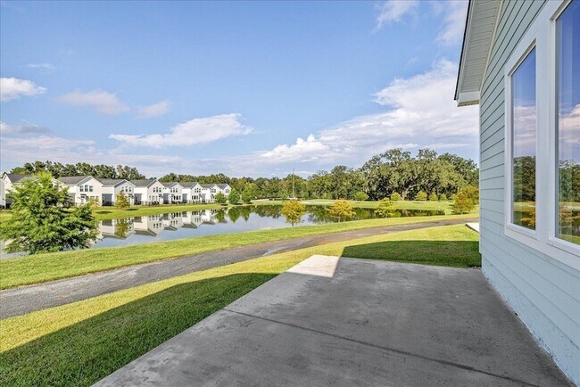 Building Photo - 5646 Native Oak Dr