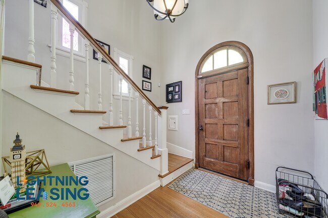 Building Photo - 815 S Highland-1B