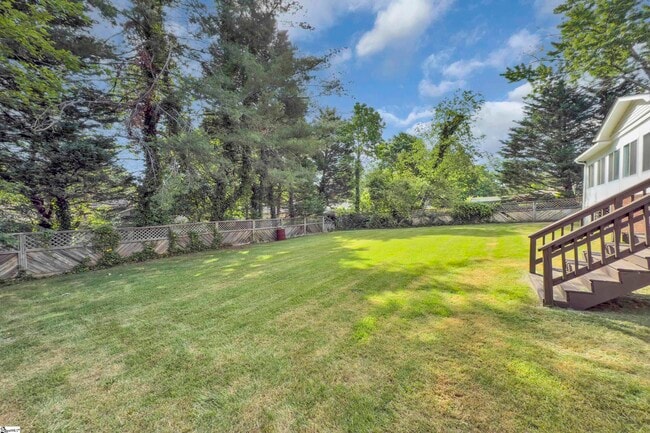 Building Photo - 203 Roper Mountain Rd Ext