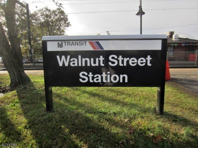 Building Photo - 33 Montclair Ave