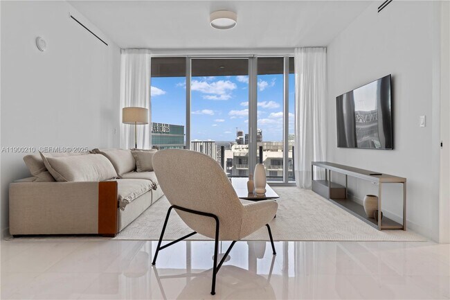 Building Photo - 300 Biscayne Blvd Way