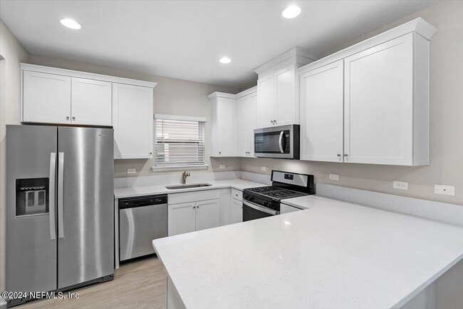 Building Photo - 70 Stargaze Ln