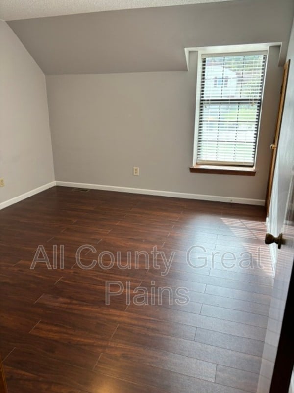 Building Photo - 4980 W 60th Terrace