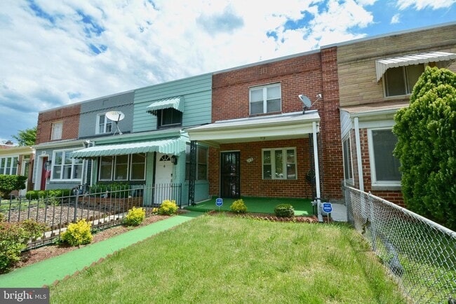 Building Photo - 115 33rd St NE