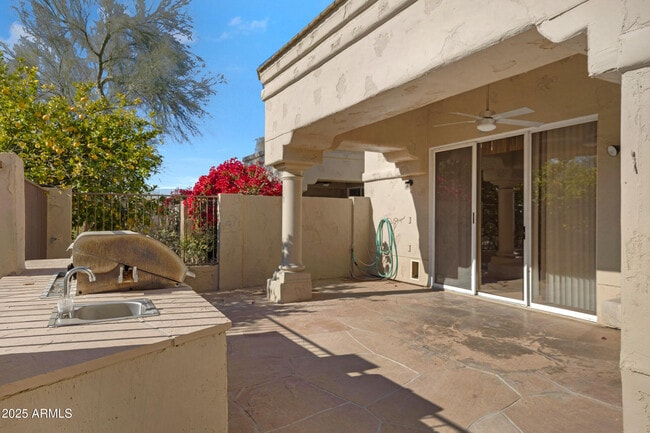 Building Photo - 8917 E Maple Dr