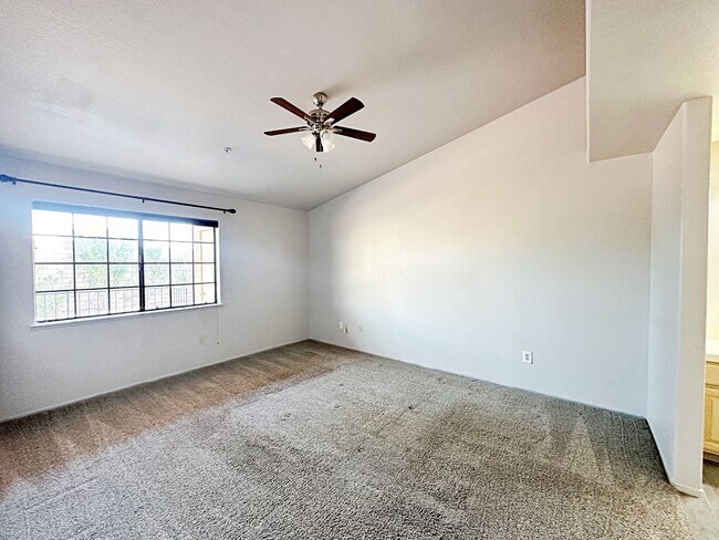 Building Photo - 1 MONTH FREE!!! 2 BEDROOM SINGLE STORY TOWNHOME 55+ COMMUNITY