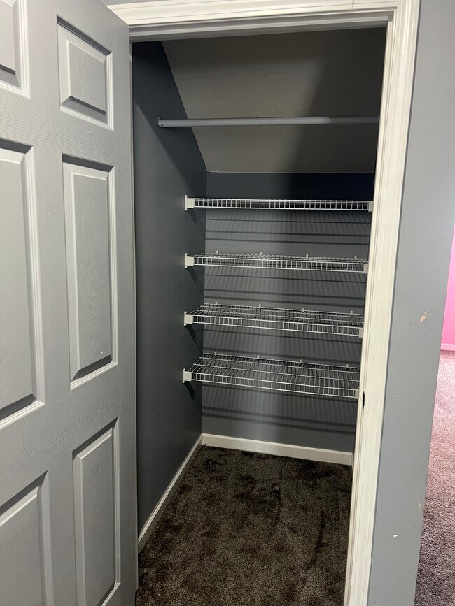 Building Photo - 1044 Cindy Jo Ct