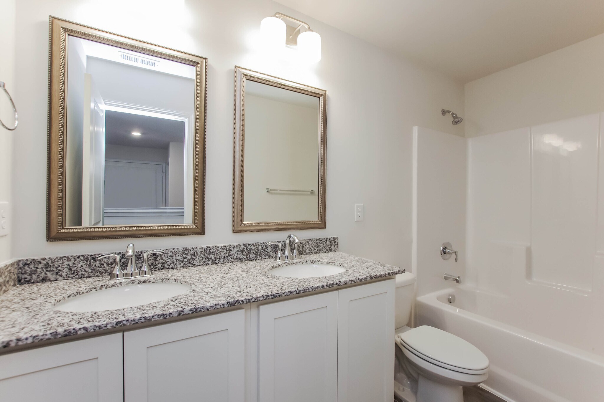 Building Photo - 148 King Buck Dr