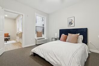 Building Photo - 1522-1532 W Girard Ave