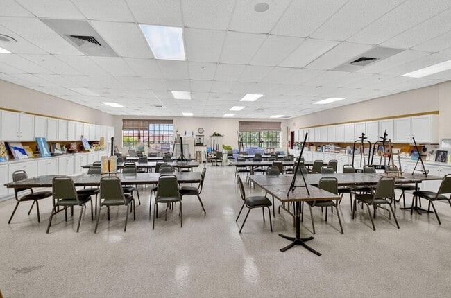 Building Photo - 277 Brighton Dr