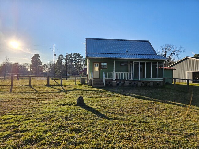 Building Photo - 25411 T K C Rd