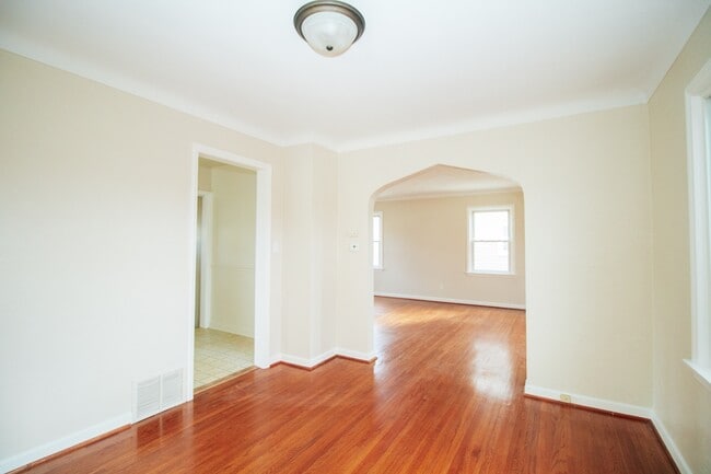 Building Photo - 4132 Berwick Ave