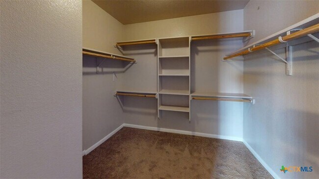 Building Photo - 500 W Libra Dr