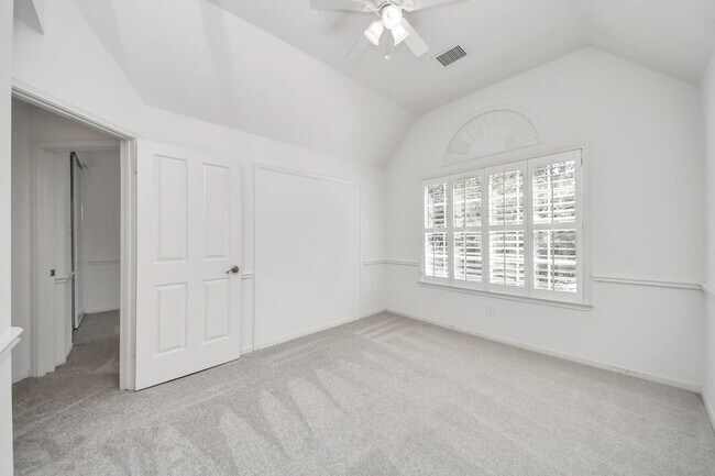 Building Photo - 103 Lakeridge Dr