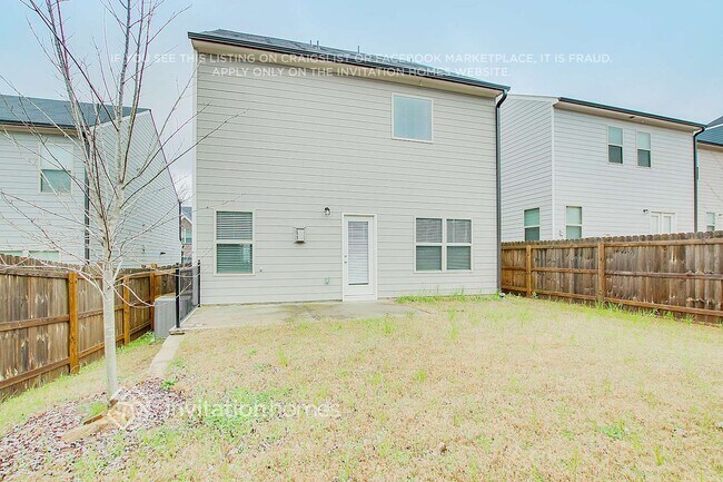 Building Photo - 3941 Lake Manor Way