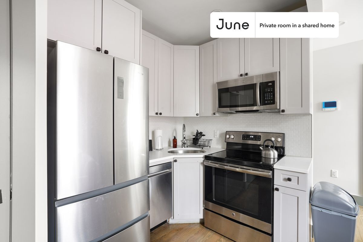 Building Photo - Room in Shared 2 bed/1 bath home