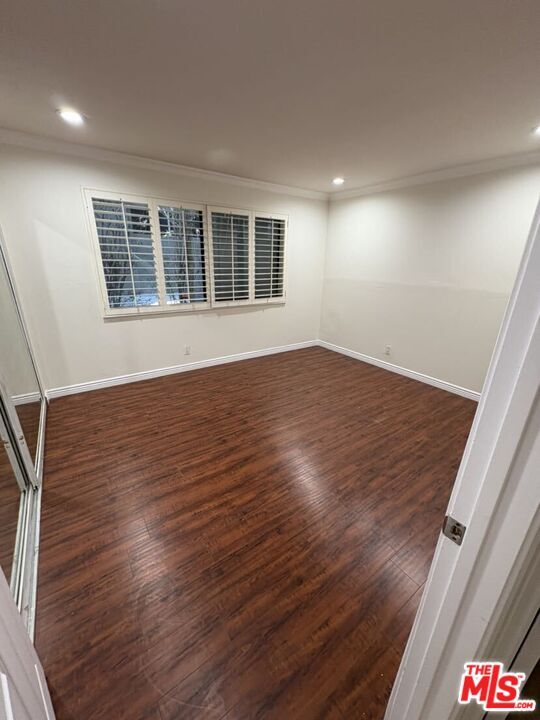 Building Photo - 8909 Burton Way