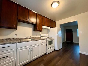 Building Photo - B STREET #B