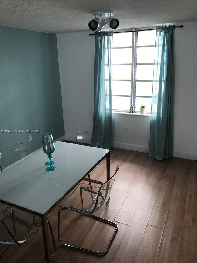 Building Photo - 1732 Meridian Ave