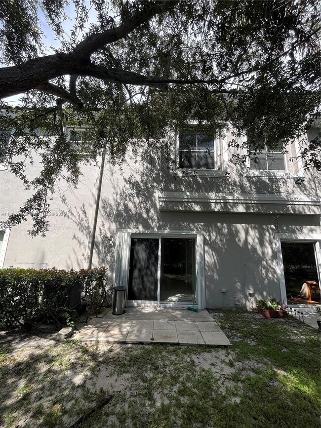 Building Photo - 4929 SW 140th Terrace