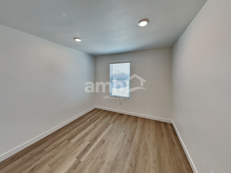 Building Photo - 6521 E Paseo Alga