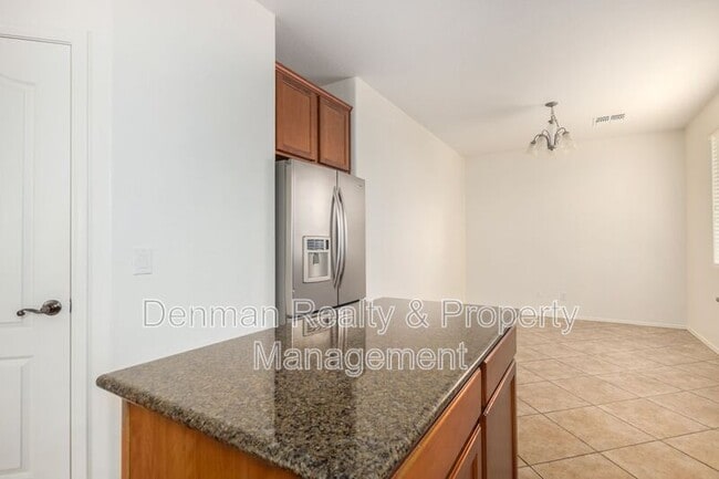 Building Photo - 4262 E Carla Vista Dr