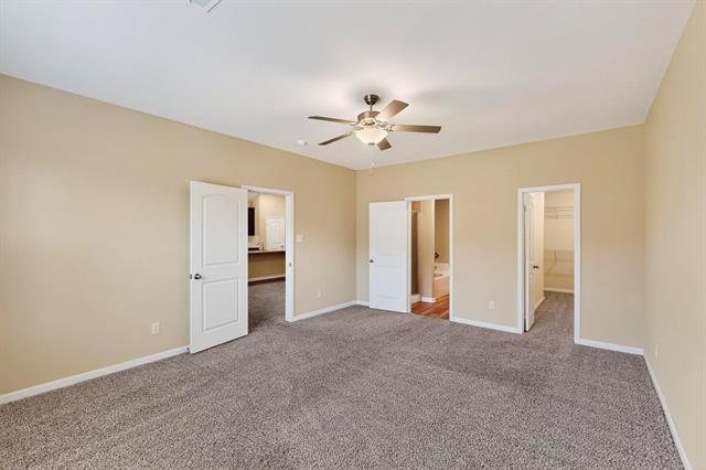 Building Photo - 1903 Dahlia Way