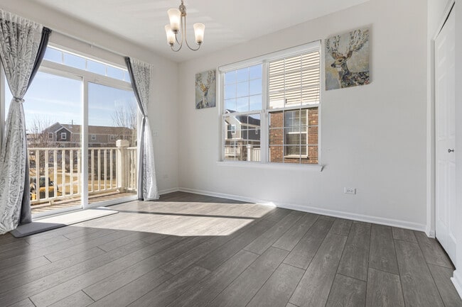 Building Photo - 4320 Monroe Ave