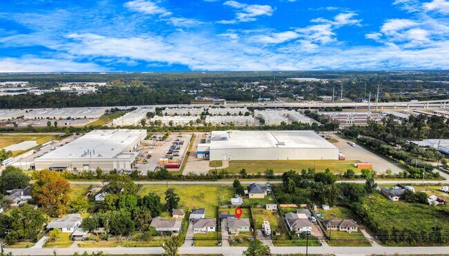 Building Photo - 5635 Mc Cracken Rd