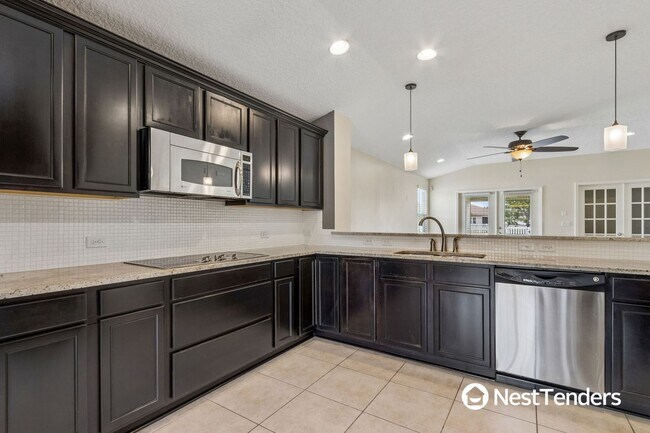 Building Photo - Beautiful Amelia Concourse Home!