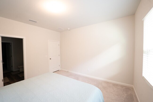 Building Photo - Coming Available!