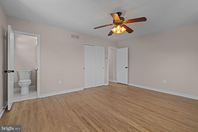 Building Photo - 131 Kipling Dr