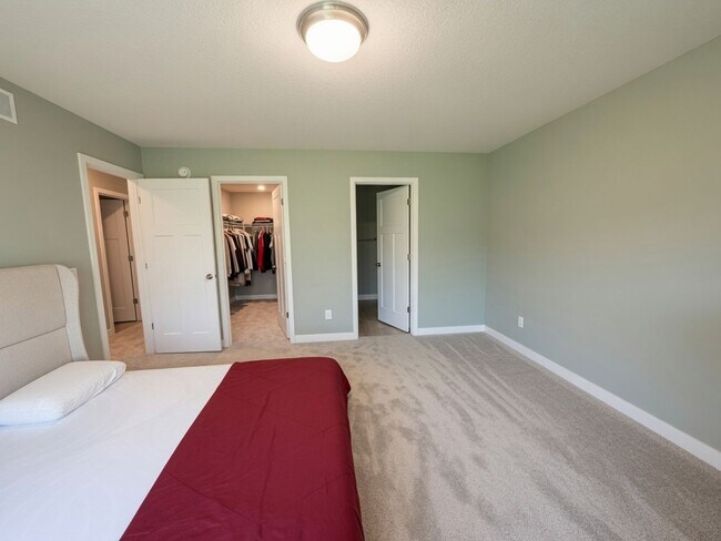 Building Photo - 4782 Martingale Dr