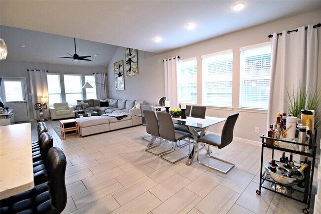 Building Photo - 8143 Bellwick Bay Ct
