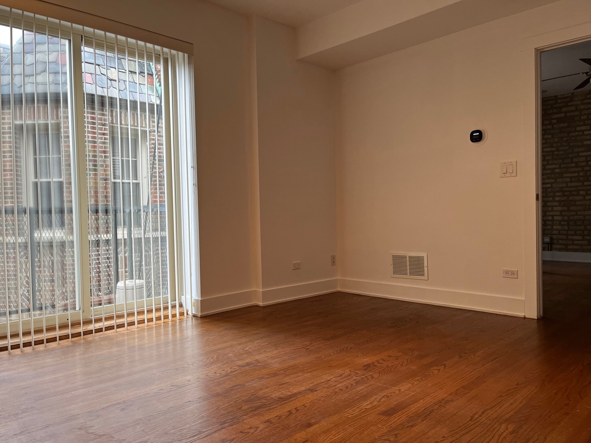 Building Photo - 5713 N Kimball Ave