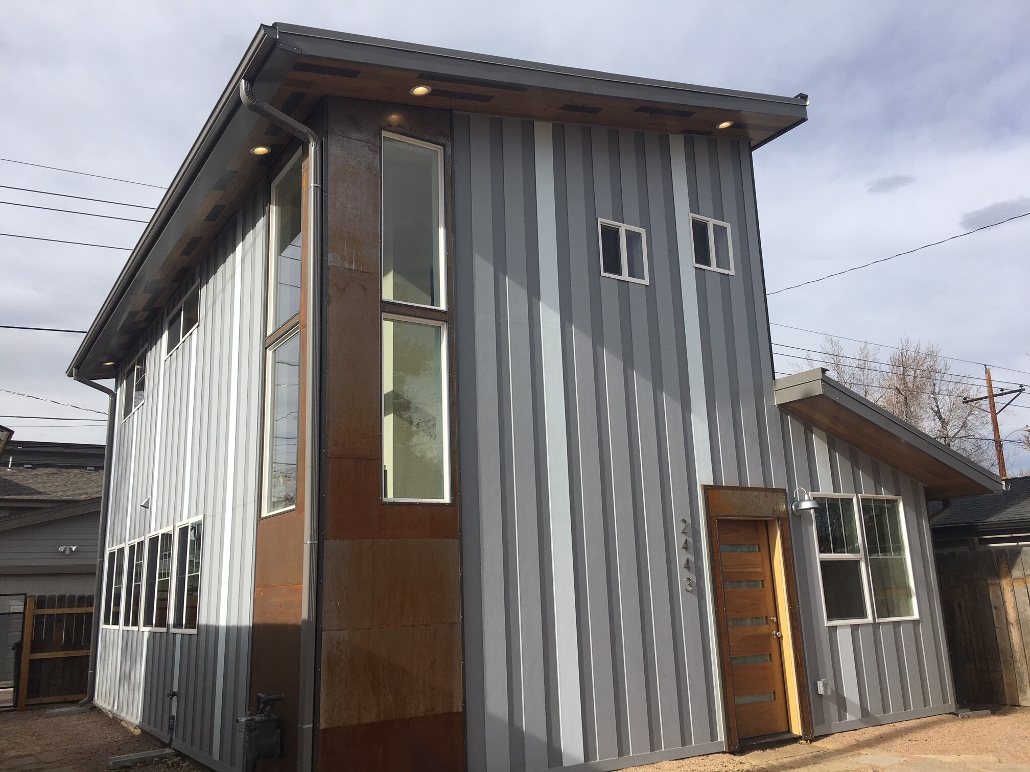 Building Photo - 2443 S Acoma St