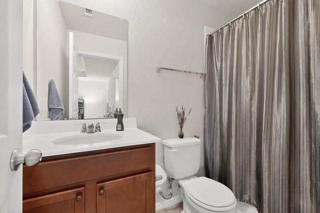 Building Photo - 262 Zuma Dr