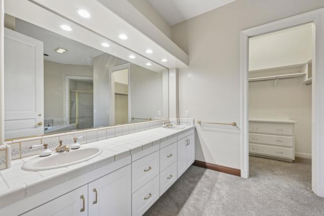 Building Photo - 431 Flores De Oro
